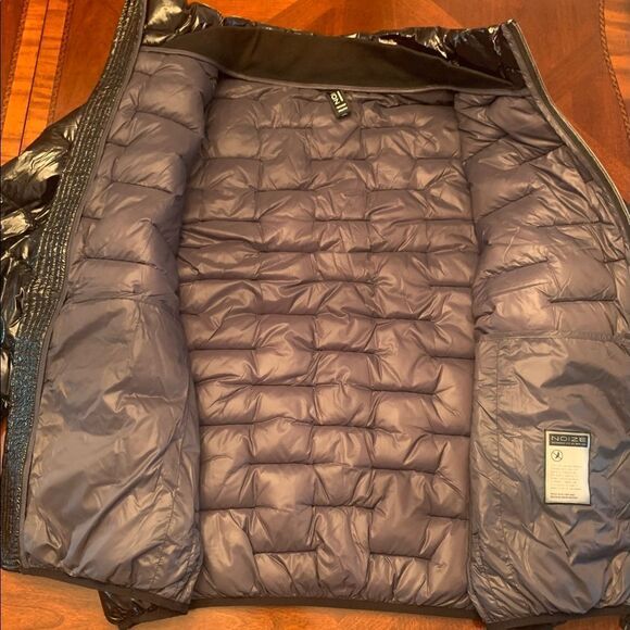 NOIZE
Shiny Chevron Quilted Puffer Jacket size XXL, NWT - Picture 9 of 10